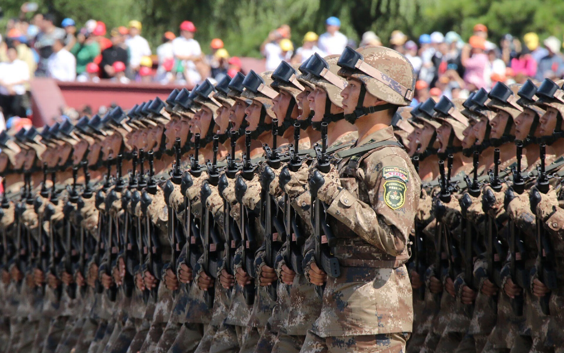 爱游戏体育app-弗朗索瓦·霍尔茨豪伊泽：防线与进攻的双重威胁，展现南非队全方位优势